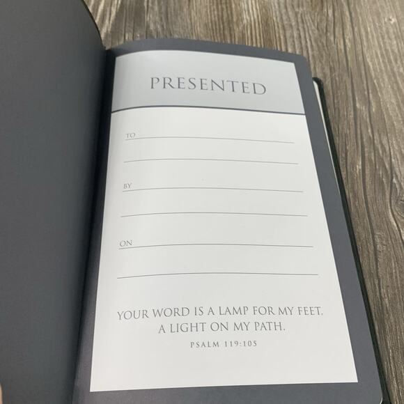 NIV, Thinline Bible Bonded Leather, Black, Red Letter Edition Zondervan - Picture 6 of 9